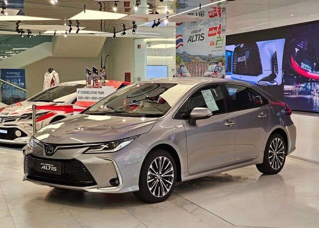 Toyota-Altis-facelift-gia-xe