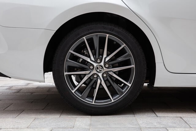 Toyota-Camry-la-zang