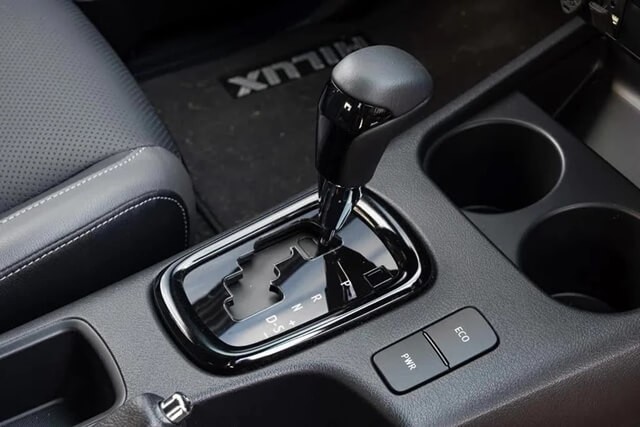 Toyota-Hilux-2023-can-so