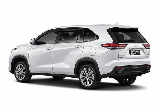 Toyota-Innova-2023-hong-xe