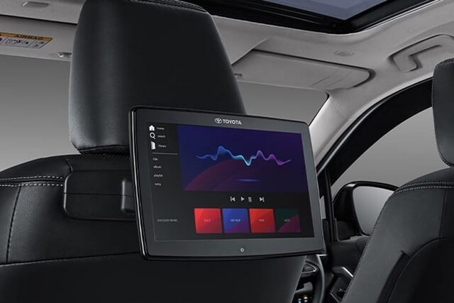 Toyota-Innova-2023-man-hinh-giai-tri-khoang-hanh-khach