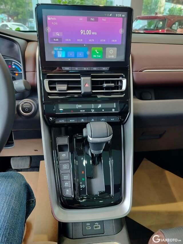 Toyota-Innova-Cross-dieu-khien-trung-tam