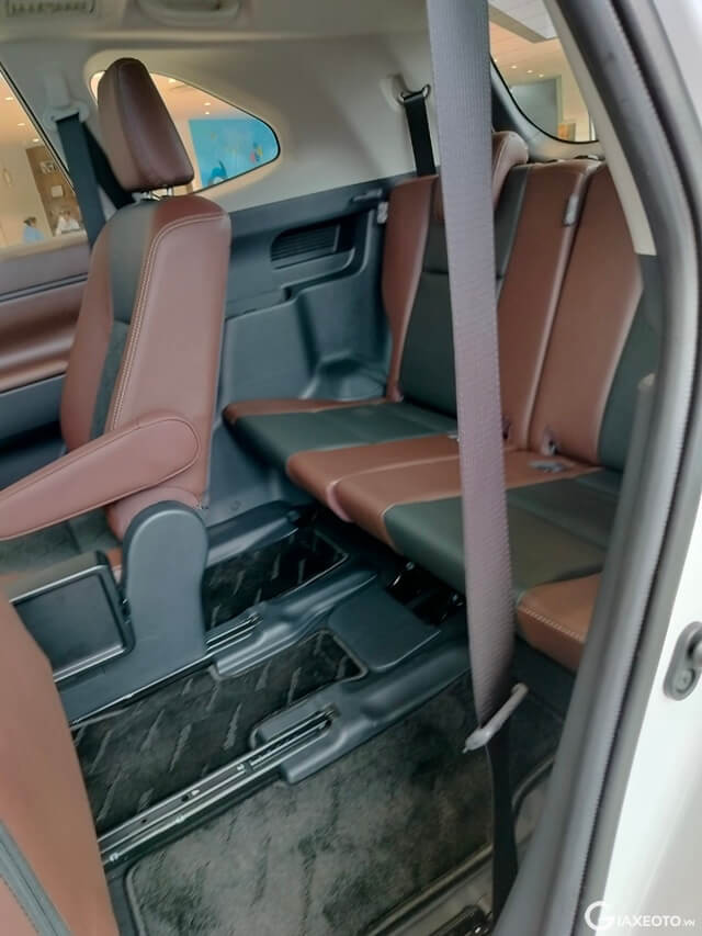 Toyota-Innova-Cross-hang-ghe-thu-3