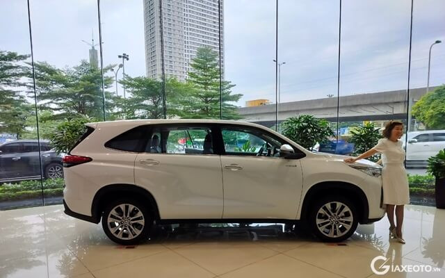 Toyota-Innova-Cross-than-xe