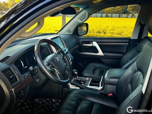 Toyota-Land-Cruiser-2019-khoang-lai