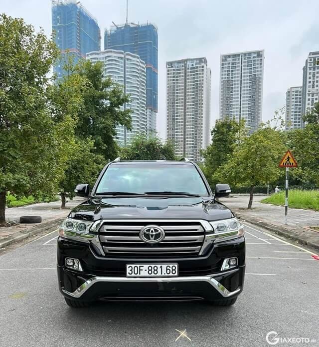 Toyota-Land-Cruiser-2019-nhap-Trung-Dong-dau-xe