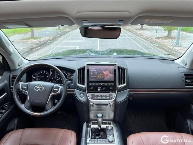 Toyota-Land-Cruiser-2019-nhap-Trung-Dong-khoang-lai