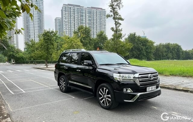 Toyota-Land-Cruiser-2019-nhap-Trung-Dong-ngoai-that