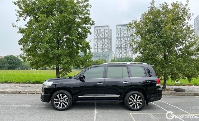 Toyota-Land-Cruiser-2019-nhap-Trung-Dong-than-xe