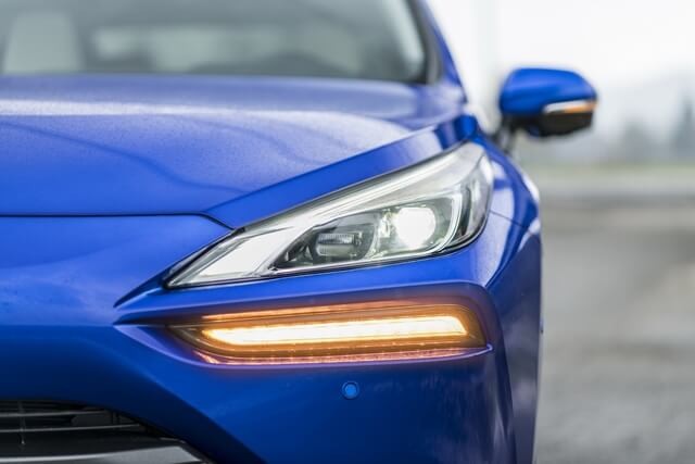 Toyota-Mirai-den-xe