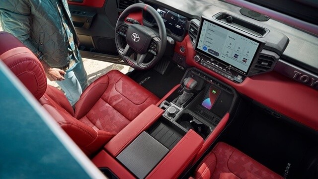 Toyota-Tundra-ghe-ngoi-khoang-lai