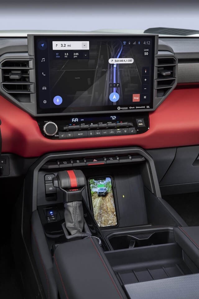 Toyota-Tundra-man-hinh-trung-tam