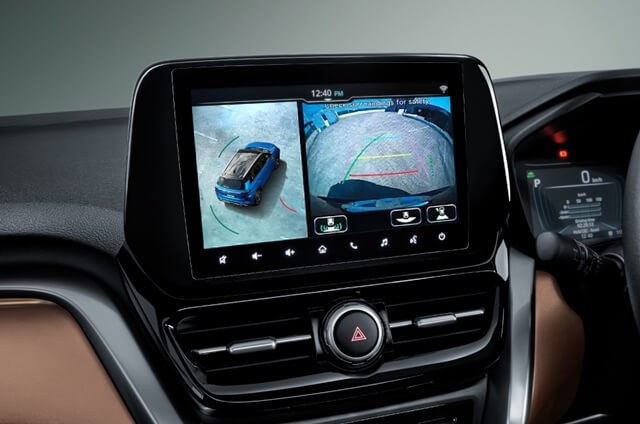 Toyota-Urban-Cruiser-Hyryder-man-hinh-trung-tam