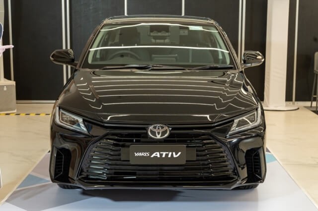 Toyota-Vios-2023-Yaris-Ativ-mau-den-dau-xe