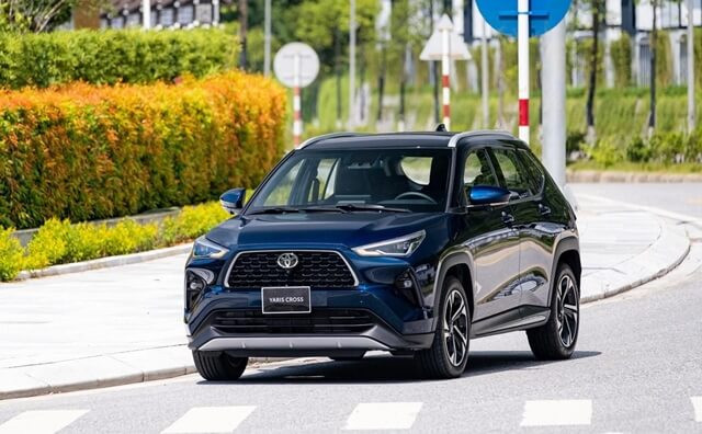 Toyota-Yaris-Cross-mau-xanh