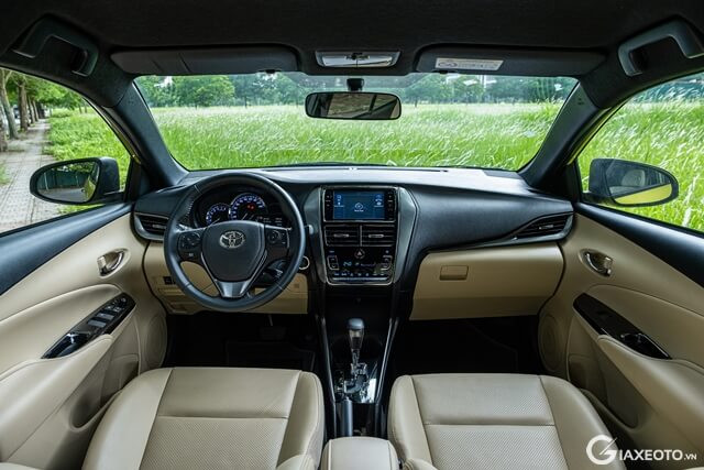 Toyota-Yaris-tai-viet-nam-khoang-lai