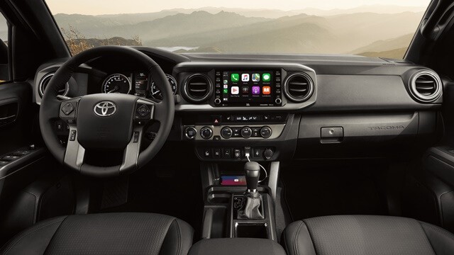 Toyota-tacoma-khoang-lai