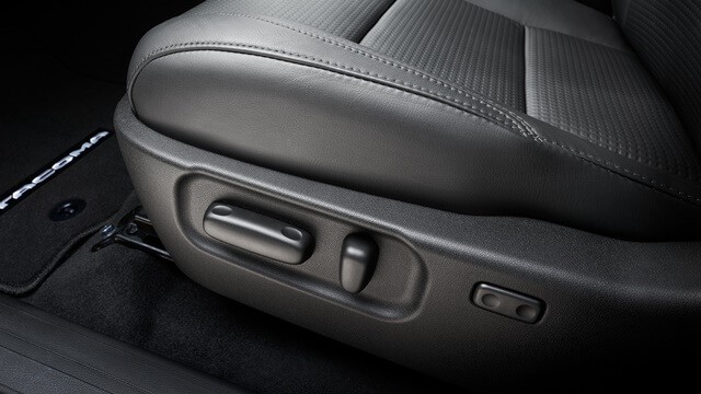 Toyota-tacoma-nut-chinh-ghe