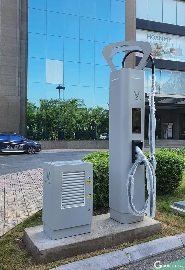 Tru-sac-pin-oto-sieu-nhanh-DC-250kw-cua-Vinfast