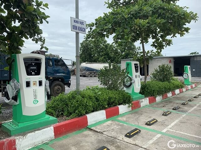 Tru-sac-pin-oto-sieu-nhanh-DC-60kw-cua-Vinfast