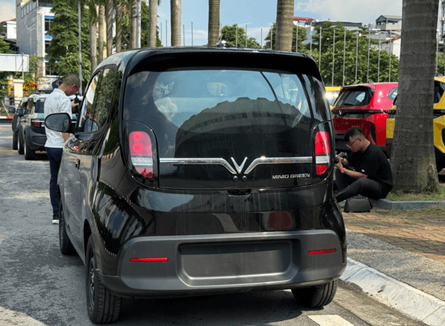 Vinfast-Minio-Green-duoi-xe