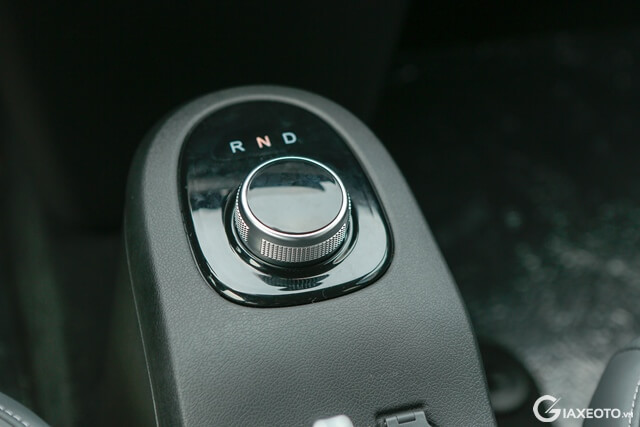 Vinfast-VF5-nut-xoay-chuyen-so