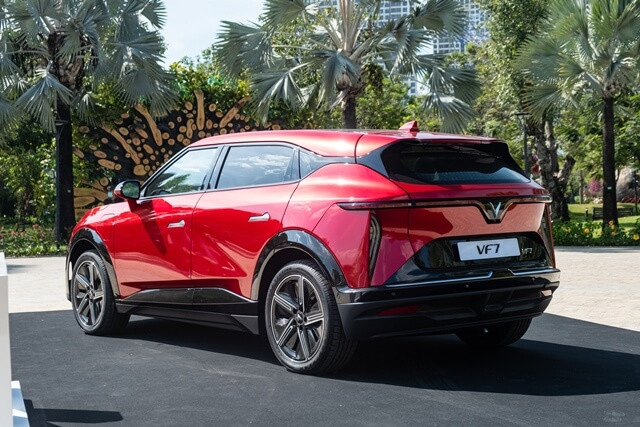 Vinfast-VF7-thiet-ke-hong-xe