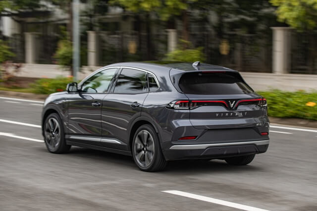 Vinfast-VF8-thiet-ke-hong-xe