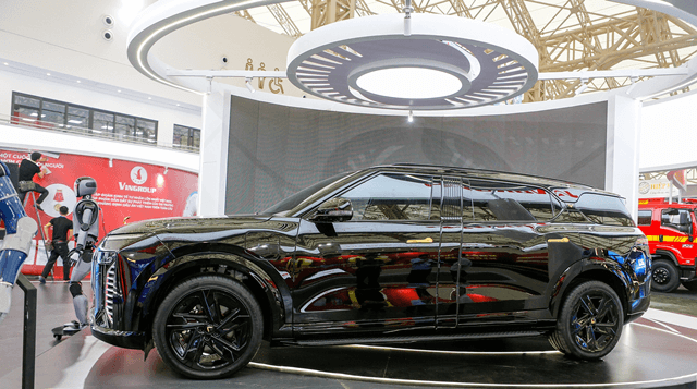 Vinfast-lac-hong-900-lx-than-xe