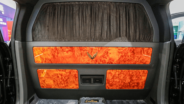 Vinfast-lac-hong-900-lx-vach-ngan
