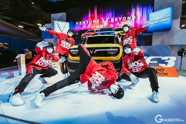 Vinfast-thue-nhom-nhay-jabbawockeez-1