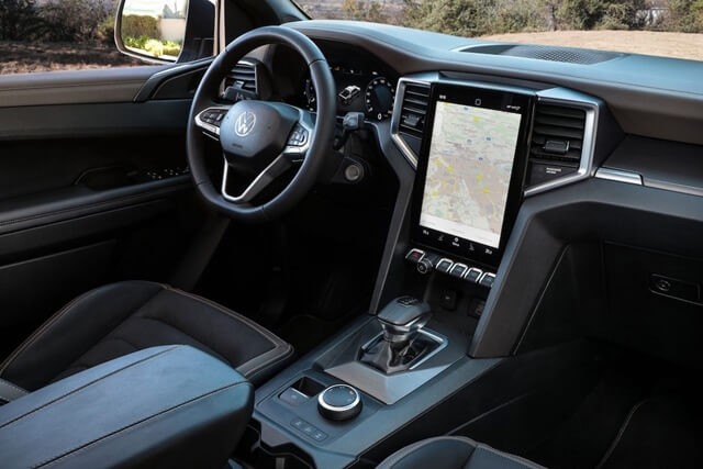 Volkswagen-Amarok-khoang-lai