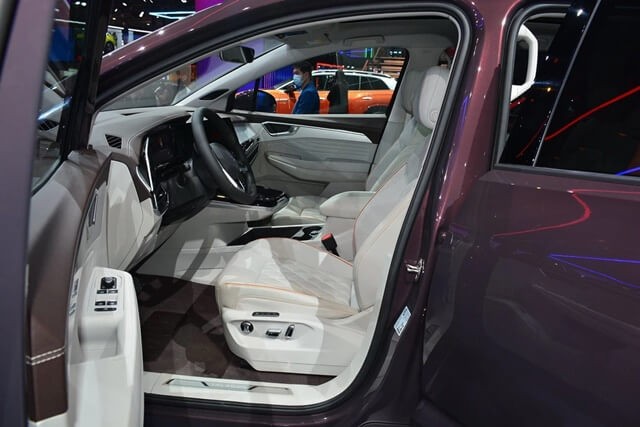 Volkswagen-Talagon-khoang-gian-khoang-lai