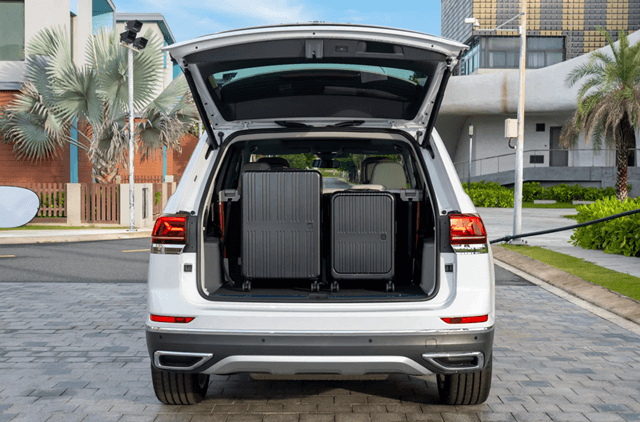 Volkswagen-Teramont-President-khoang-hanh-ly