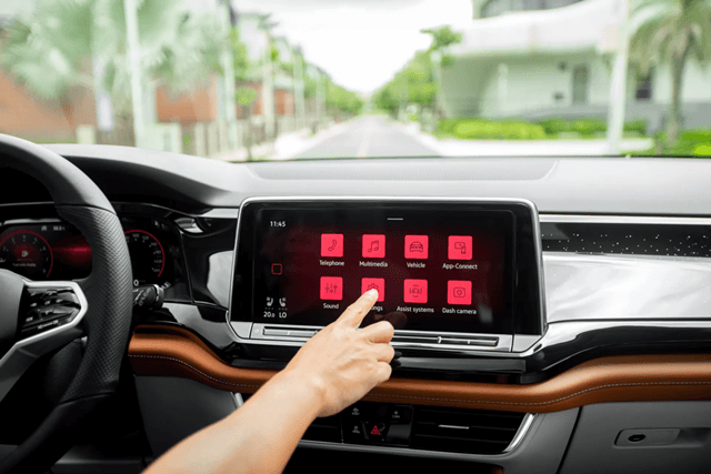 Volkswagen-Teramont-President-man-hinh-thong-tin-giai-tri