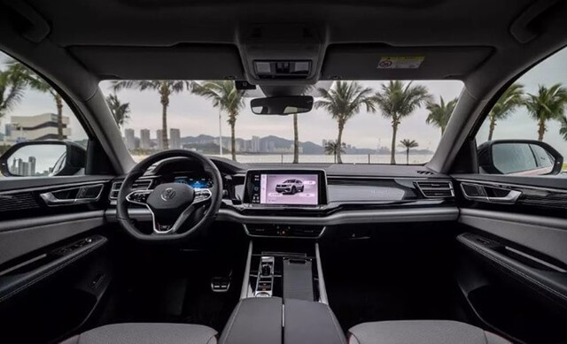 Volkswagen-Teramont-X-khoang-lai