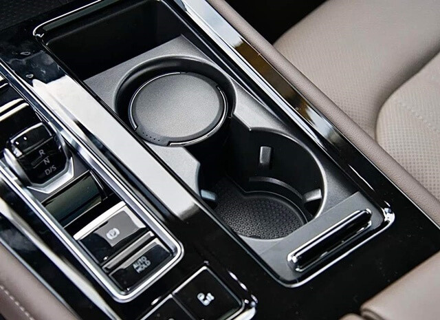 Volkswagen-Viloran-khay-de-coc