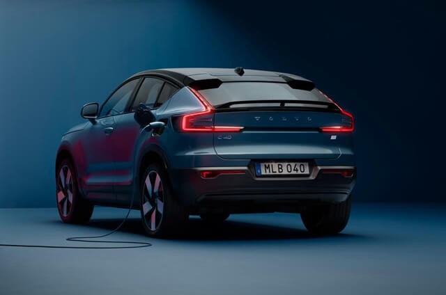 Volvo-C40-Recharge-hong-xe