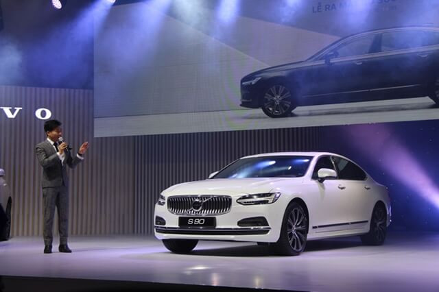 Volvo-S90-2024-ra-mat