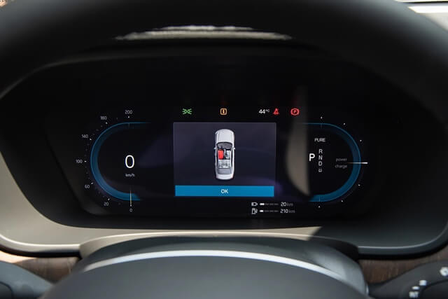 Volvo-S90-Recharge-bang-dong-ho-ky-thuat