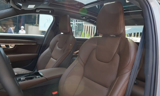 Volvo-S90-Recharge-ghe-lai