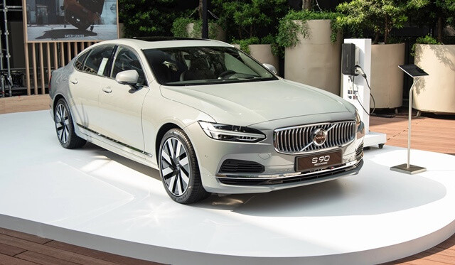 Volvo-S90-Recharge-gia-xe