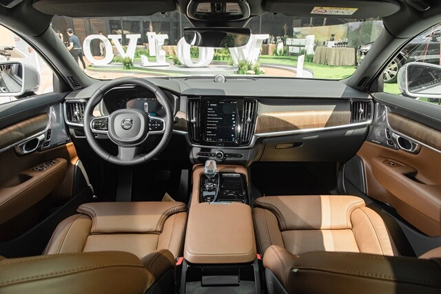 Volvo-S90-Recharge-khoang-lai