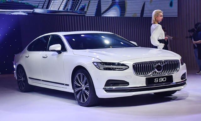 Volvo-S90-gia-xe
