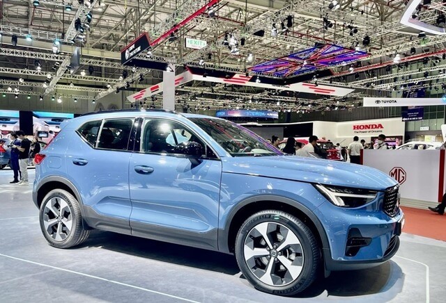 Volvo-XC40-ngoai-that