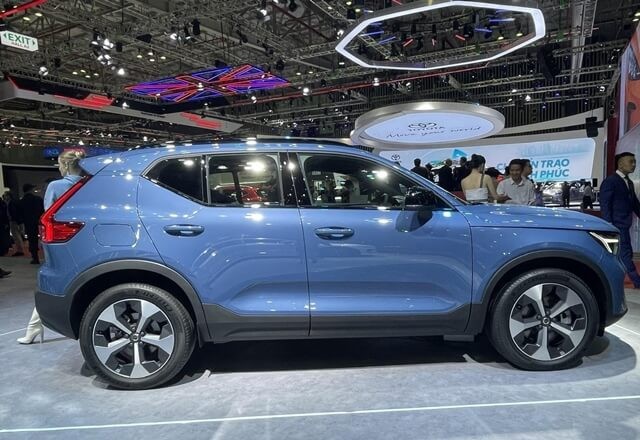 Volvo-XC40-than-xe