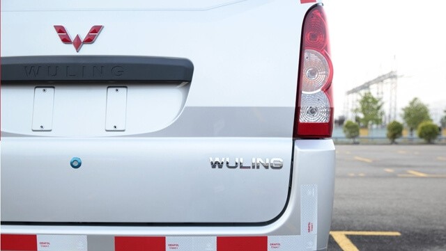 Wuling-Brilliance-Van-den-hau