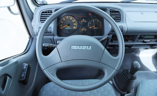 Xe-tai-Vinh-Phat-NK-490SL-vo-lang