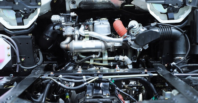 Xe-tai-Vinh-Phat-NK470-dong-co