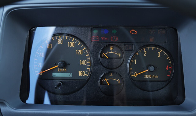 Xe-tai-Vinh-Phat-NK470-dong-ho